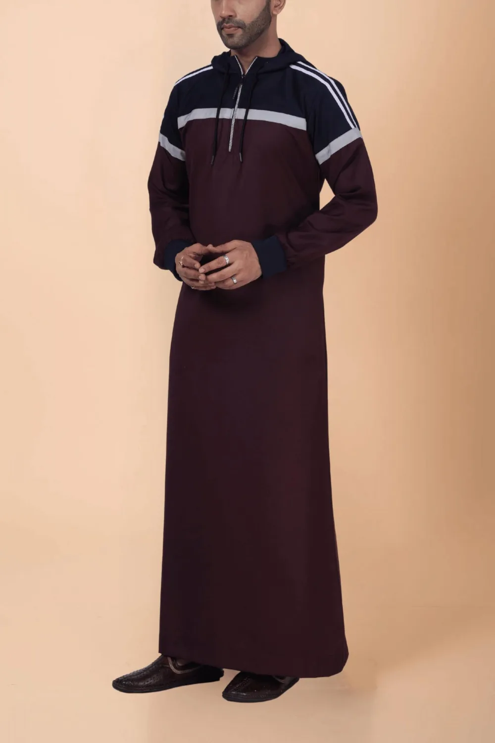 Men’s Maroon Hooded Thobe with Navy Panel & Grey Stripe Design - Image 2 - Ruby Online