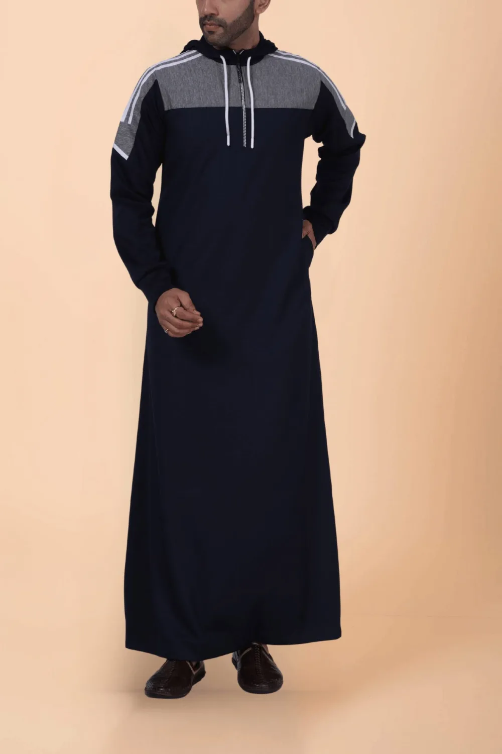 Men’s Maroon Hooded Thobe with Navy Panel & Grey Stripe Design - Image 6 - Ruby Online
